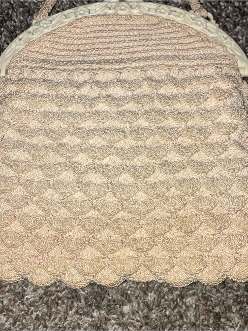 Popcorn Stitch Scalloped Crochet Top-Handle Bag In Light Beige Celluloid Trim - Picture 3 of 8